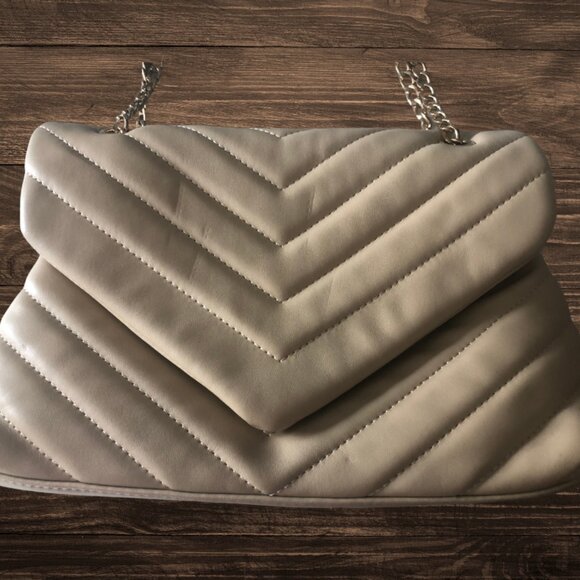 Crossbody Bag Lightweight Adjustable Chain Strap Quilted Design - Picture 4 of 6